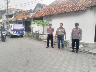 Patroli Harkamtibmas Polsek Semampir Antisipasi Kerawanan Di Jalan Petukangan