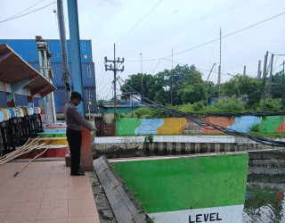 Polsek Asemrowo Pantau Rumah Pompa Balong II Antisipasi Kenaikan Debit Air