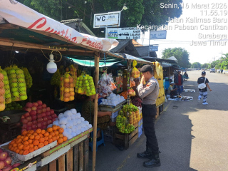 Unit Pam Obvit Polres Pelabuhan Tanjung Perak Laksanakan Patroli di Pasar Ujung
