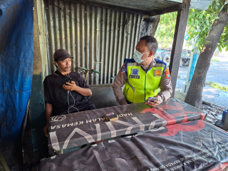 Satlantas Polres Pelabuhan Tanjung Perak Laksanakan Sosialisasi Tatap Muka Tingkatkan Kesadaran Tertib Lalu Lintas