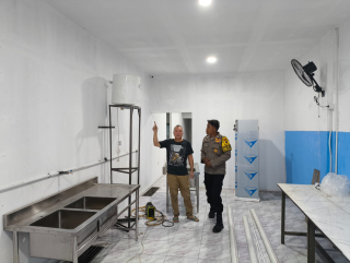 Bhabinkamtibmas Morokrembangan Laksanakan Pemantauan dan Koordinasi Persiapan Peresmian SPPG