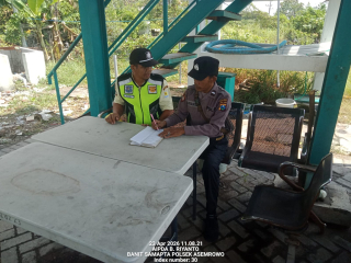 Patroli Pemantauan Objek Vital PLN dan Pertamina Gas Negara Dumar, Personil Polsek Asemrowo Antisipasi Kerawanan 3C