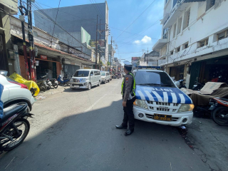 Patroli Harkamtibmas di Jalan Slompretan, Personil Polsek Pabean Cantikan Antisipasi Kerawanan 3C dan Gangguan Keamanan