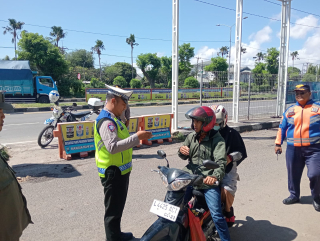 Operasi Pemeriksaan Kendaraan di Pos Suramadu, Polisi dan Satpol PP Antisipasi 3C serta Pelanggaran Lalu Lintas