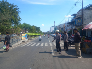 Patroli Gabungan di Kawasan Wisata Religi Sunan Ampel, Antisipasi Parkir Liar dan Kerawanan 3C