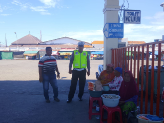 Patroli Harkamtibmas Polsek Semampir di Terminal Religi Sunan Ampel, Antisipasi Jambret dan Copet