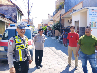 Patroli Kamtibmas Polsek Semampir di Jalan Petukangan, Antisipasi Parkir Liar dan Kejahatan 3C