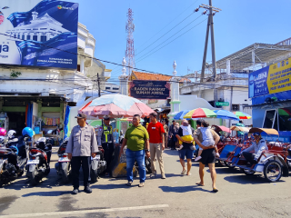Patroli Kamtibmas Polsek Semampir di Kawasan Wisata Religi Sunan Ampel, Antisipasi Parkir Liar dan 3C