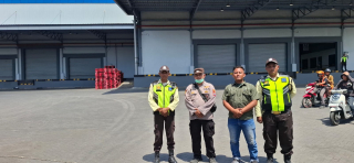 Patroli Dialogis Polsek Asemrowo di Jalan Dumar Industri, Antisipasi Gangguan 3C