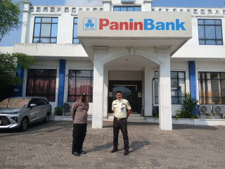 Personel Polsek Asemrowo Laksanakan Patroli Objek Vital di Bank Panin