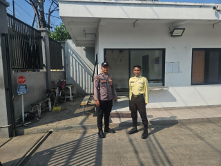 Personel Polsek Asemrowo Laksanakan Patroli Dialogis di Kawasan Margomulyo