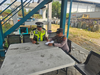 Personel Polsek Asemrowo Laksanakan Patroli Objek Vital Gudang PLN Tambak Langon