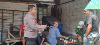 Bhabinkamtibmas Krembangan Utara Sambang Warga dan Sampaikan Himbauan Kamtibmas