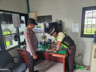 Personel Polsek Asemrowo Laksanakan Patroli Pemantauan Objek Vital Gudang PLN Tambak Langon