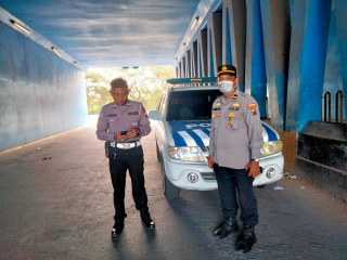 Personel Polsek Kenjeran Laksanakan Patroli dan Pemantauan di Underpass Suramadu