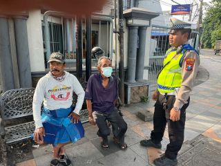 Satlantas Polres Pelabuhan Tanjung Perak Gencarkan Sosialisasi Tertib Berlalu Lintas kepada Masyarakat