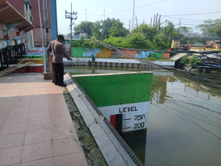Personel Polsek Asemrowo Laksanakan Pemantauan Rumah Pompa Air Balong II di Tambak Langon