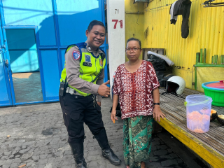 Satlantas Polres Pelabuhan Tanjung Perak Gelar Sosialisasi Tatap Muka untuk Tingkatkan Kesadaran Tertib Berlalu Lintas