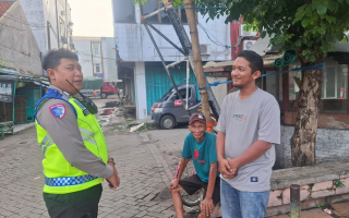 Satlantas Polres Pelabuhan Tanjung Perak Gencarkan Sosialisasi Tertib Berlalu Lintas kepada Masyarakat