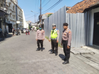 Personel Polsek Semampir Gelar Patroli Harkamtibmas di Jalan Petukangan Sunan Ampel