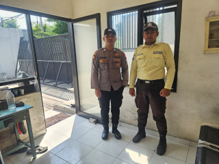 Personel Polsek Asemrowo Laksanakan Patroli Objek Vital di Bank Panin Tambak Langon