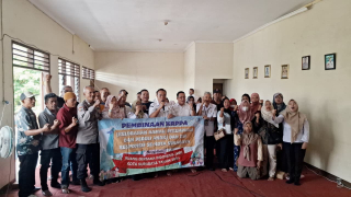 Bhabinkamtibmas Tanjung Perak Hadiri Sosialisasi Perlindungan Perempuan dan Anak di Aula Kelurahan