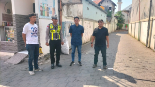 Personel Polsek Semampir Gelar Patroli Harkamtibmas di Jalan Petukangan Kelurahan Ampel