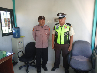 Personel Polsek Asemrowo Patroli dan Pantau Keamanan Gudang PLN Tambak Langon
