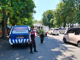 Polsek Pabean Cantikan Patroli Antisipasi 3C dan Gangguan Kamtibmas di Jalan Semut Baru Pengampon