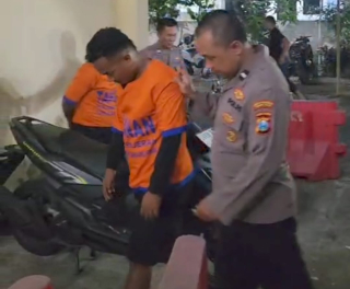 Polsek Kenjeran Amankan Dua Pencuri HP Modus Tagih Utang di Kos Kalilom