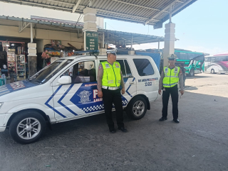 Polsek Semampir Perkuat Patroli Harkamtibmas di Terminal Wisata Religi Sunan Ampel