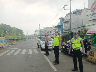 Polsek Semampir Perketat Patroli Kamtibmas di Gapura Religi Sunan Ampel