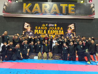 Polres Pelabuhan Tanjung Perak Borong 18 Medali dan Tiga Gelar Best of The Best di Kejuaraan Karate Piala Kapolda Cup 2026