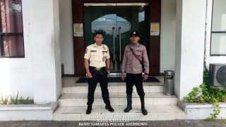 Polsek Asemrowo Patroli Objek Vital Panin Bank Tambak Langon, Sampaikan Imbauan Harkamtibmas