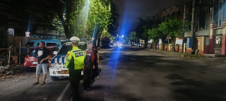 Polsek Pabean Cantikan Gelar Patroli Malam di Jalan Pengampon, Antisipasi 3C dan Balap Liar