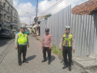 Polsek Semampir Gelar Patroli Harkamtibmas di Jl. Petukangan, Antisipasi Gangguan 3C dan Kerawanan Lainnya