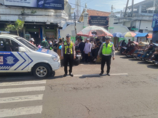 Polsek Semampir Intensifkan Patroli Harkamtibmas di Pintu Masuk Wisata Religi Sunan Ampel