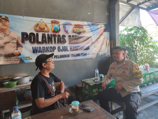 Bhabinkamtibmas Dupak Polsek Krembangan Pererat Sinergi dengan Warga Melalui Kegiatan Sambang