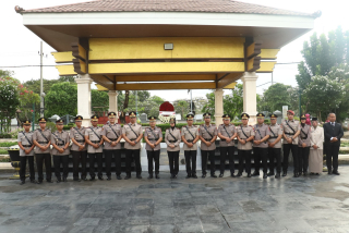 Teladani Semangat Juang Pahlawan, Polres Pelabuhan Tanjung Perak Gelar Ziarah di TMP WR Supratman