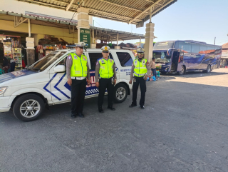 Polsek Semampir Patroli Harkamtibmas di Terminal Religi Ampel, Cegah Parkir Liar dan Aksi Kriminalitas