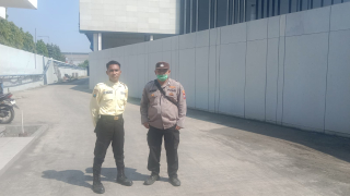 Patroli Dialogis Polsek Asemrowo Tingkatkan Pengawasan di Kawasan Pergudangan Margomulyo
