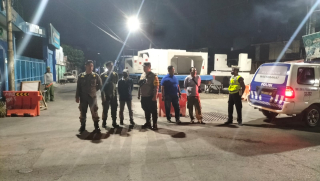 Polsek Semampir Bersama Satpol PP Gelar Patroli Harkamtibmas di Jalan Tanggung Wetan