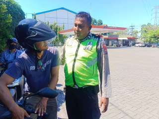 Satlantas Polres Pelabuhan Tanjung Perak Gencarkan Sosialisasi Tertib Berlalu Lintas kepada Masyarakat
