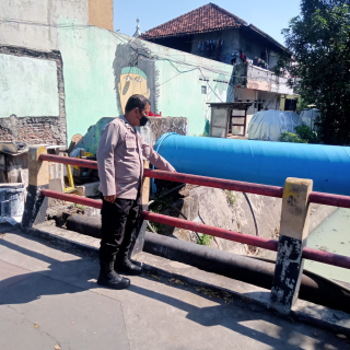 Polsek Krembangan Patroli Antisipasi 3C dan Cek Kondisi Pompa Air di Jalan Demak