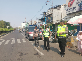 Polsek Semampir Perketat Patroli Harkamtibmas di Kawasan Penyeberangan Wisata Religi Sunan Ampel