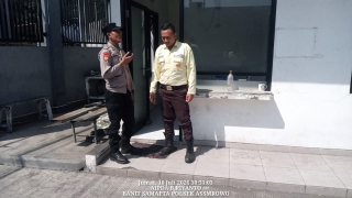 Polsek Asemrowo Gelar Patroli Dialogis di Kawasan Pergudangan Margomulyo, Perkuat Antisipasi Kejahatan 3C
