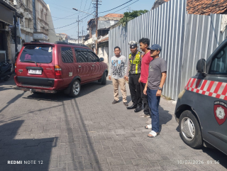 Kapolsek Semampir Pimpin Patroli Harkamtibmas di Jalan Petukangan, Antisipasi Gangguan Keamanan Kawasan Wisata Religi
