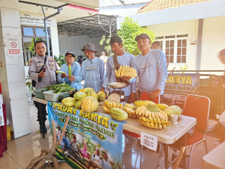 Polres Pelabuhan Tanjung Perak Gelar Gerakan Pangan Murah, Hasil Panen dari Lahan Ketahanan Pangan Tambak Wedi.