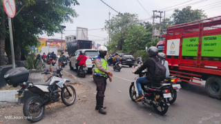 Satlantas Polres Pelabuhan Tanjung Perak Intensifkan Patroli dan Penindakan Pelanggaran Rambu Larangan