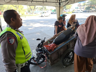 Satlantas Polres Pelabuhan Tanjung Perak Gencarkan Sosialisasi Tatap Muka untuk Tingkatkan Kesadaran Tertib Berlalu Lintas